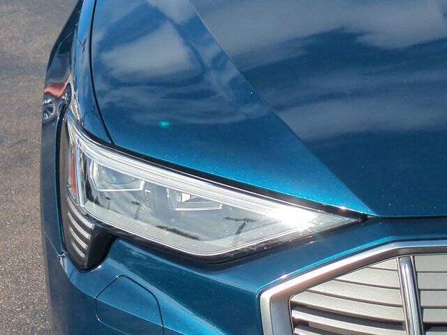 2019 Audi e-tron quattro Prestige