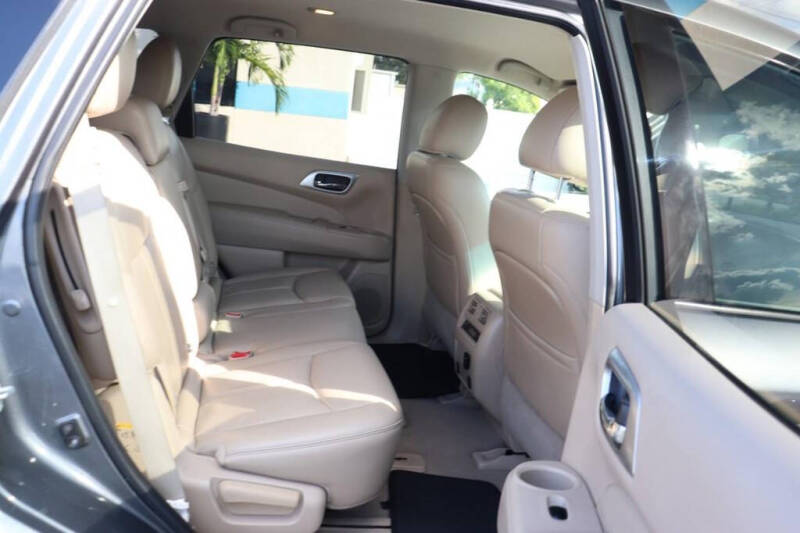 2015 Nissan Pathfinder SL