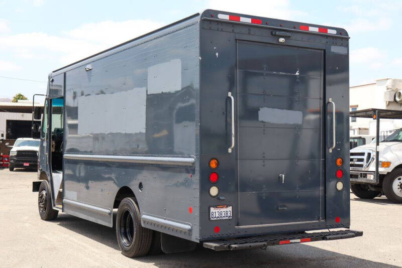2021 Freightliner MT45 Chassis