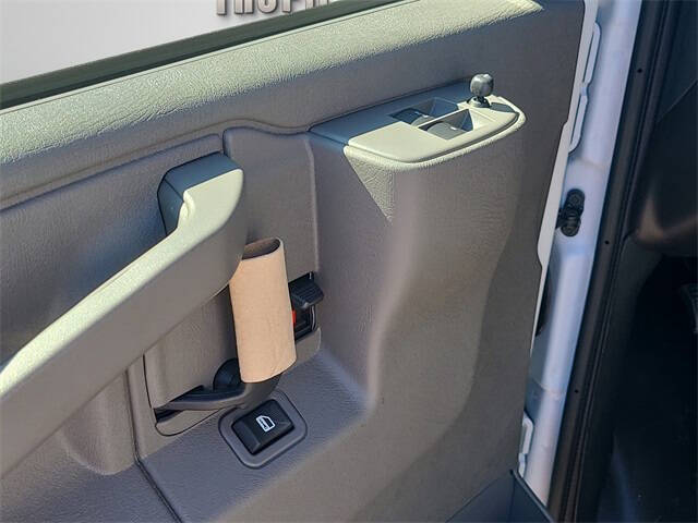 2025 Chevrolet Express 2500