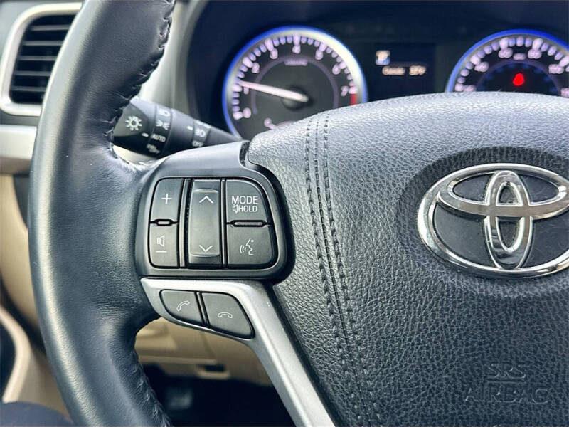 2017 Toyota Highlander Limited Platinum