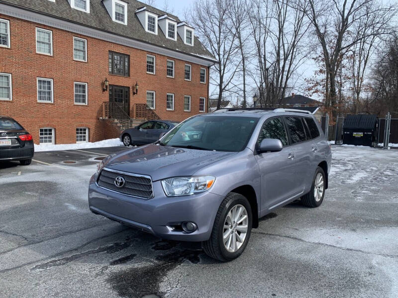 2008 Toyota Highlander Hybrid for sale at A&E Auto Center in North Chelmsford MA