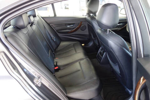 2013 BMW 3 Series 320i