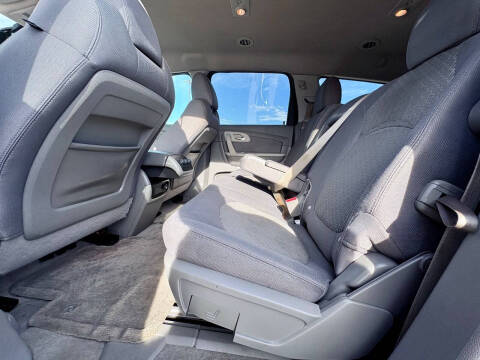 2011 Chevrolet Traverse LS