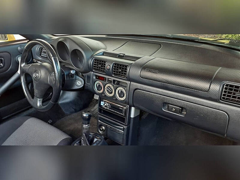 2001 Toyota MR2 Spyder