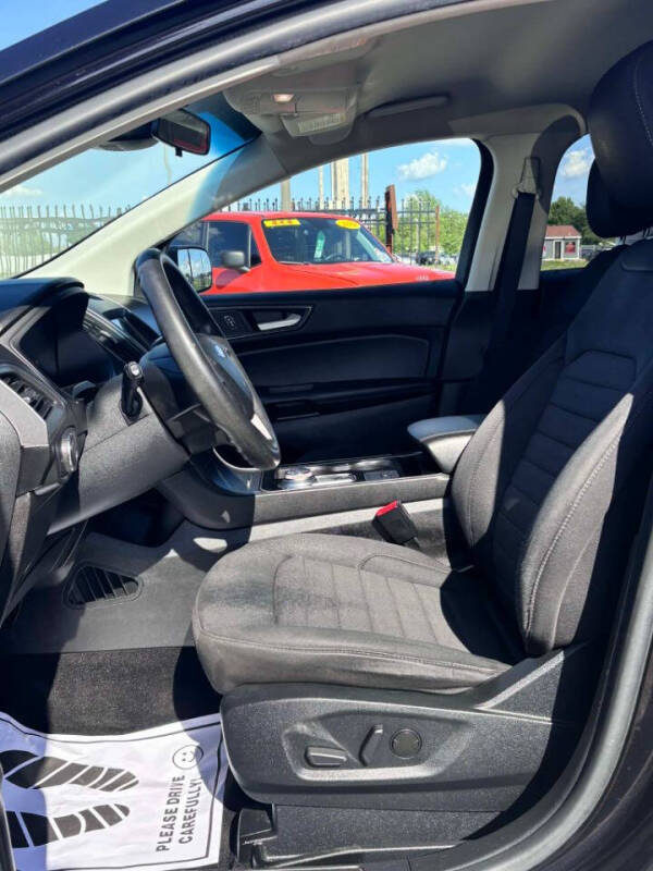 2020 Ford Edge SE