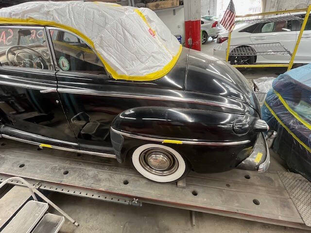 1948 Ford Super Deluxe