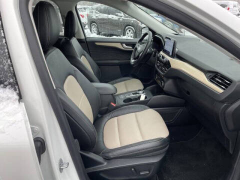 2022 Ford Escape Titanium