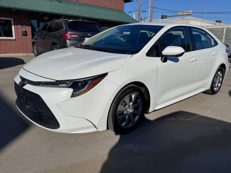 2025 Toyota Corolla LE's photo