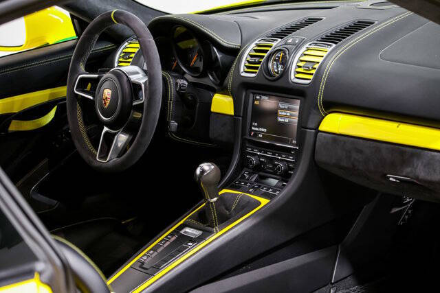 2016 Porsche Cayman GT4