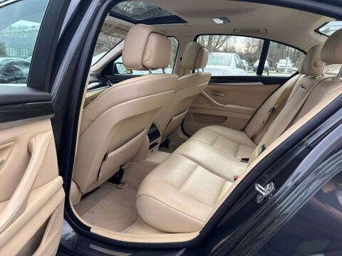 2012 BMW 5 Series 528i