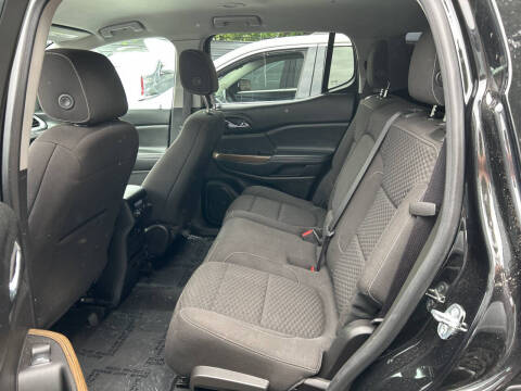 2017 GMC Acadia SLE-2