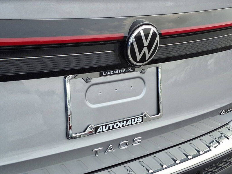 2025 Volkswagen Taos SEL 4Motion