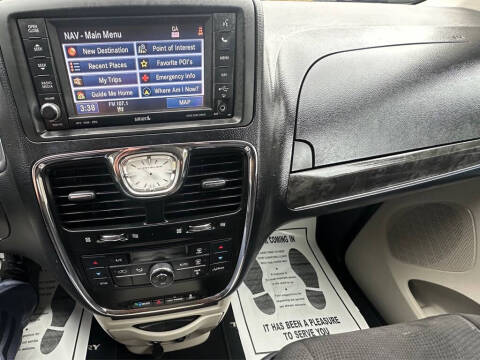 2012 Chrysler Town and Country Touring