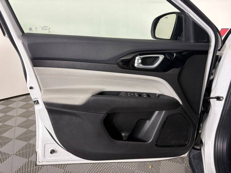 2025 Jeep Compass Limited - Photo 14