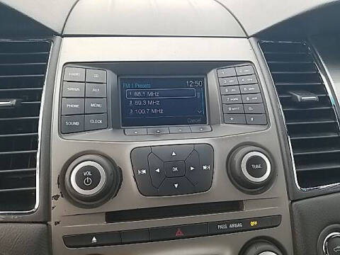 2018 Ford Taurus SEL