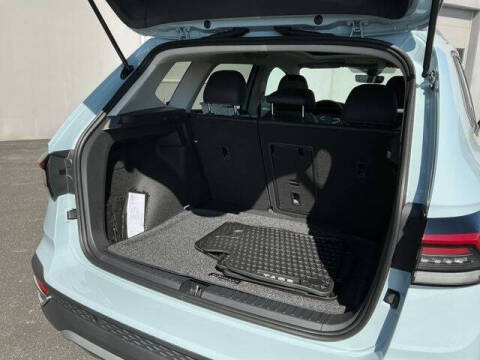 2025 Volkswagen Taos SEL 4Motion