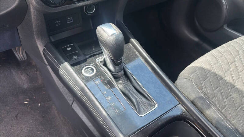 2022 Nissan Kicks SV