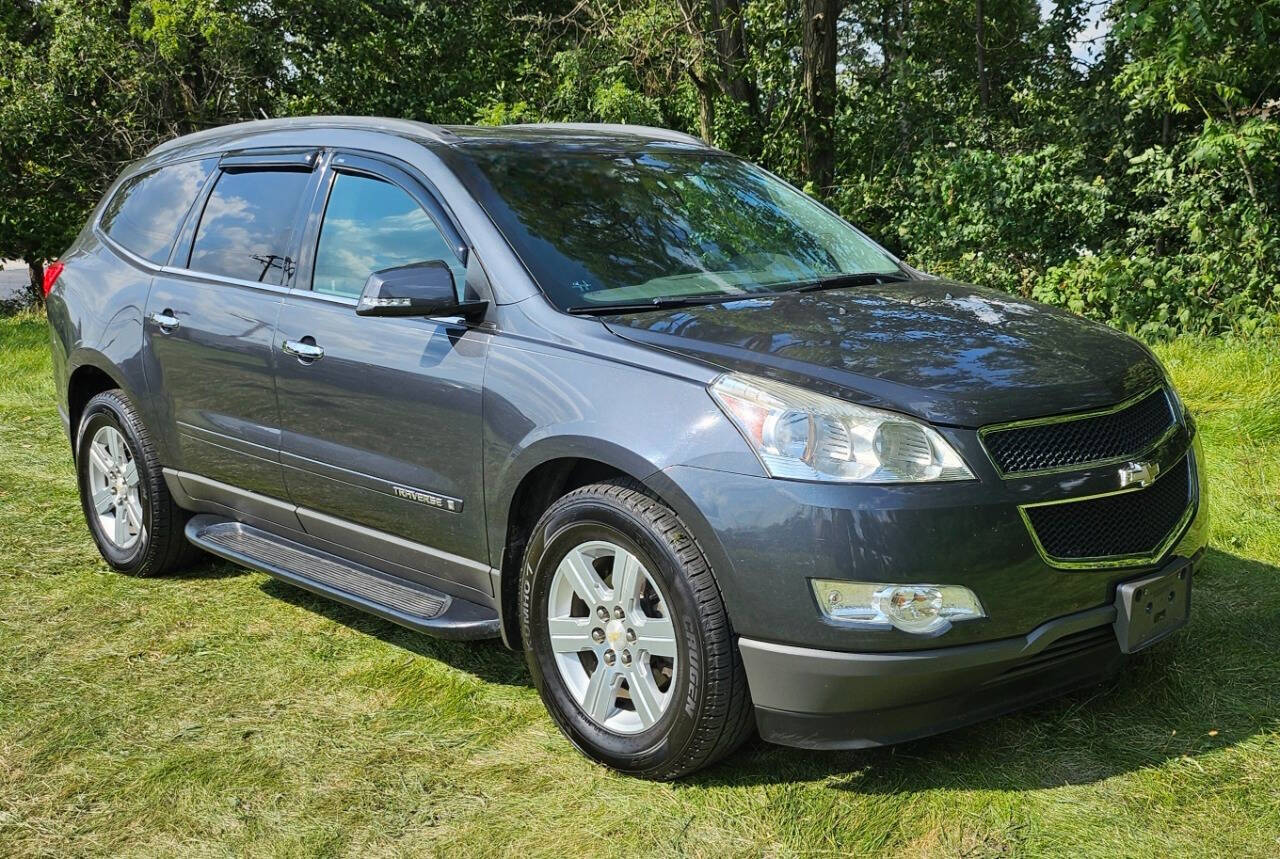 2009 Chevrolet Traverse for sale at C.C.R. Auto Sales in New Lenox, IL