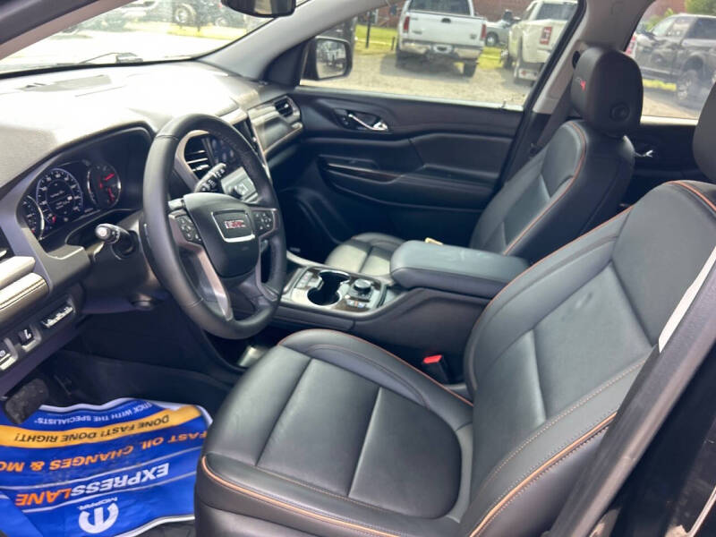 2023 GMC Acadia AT4
