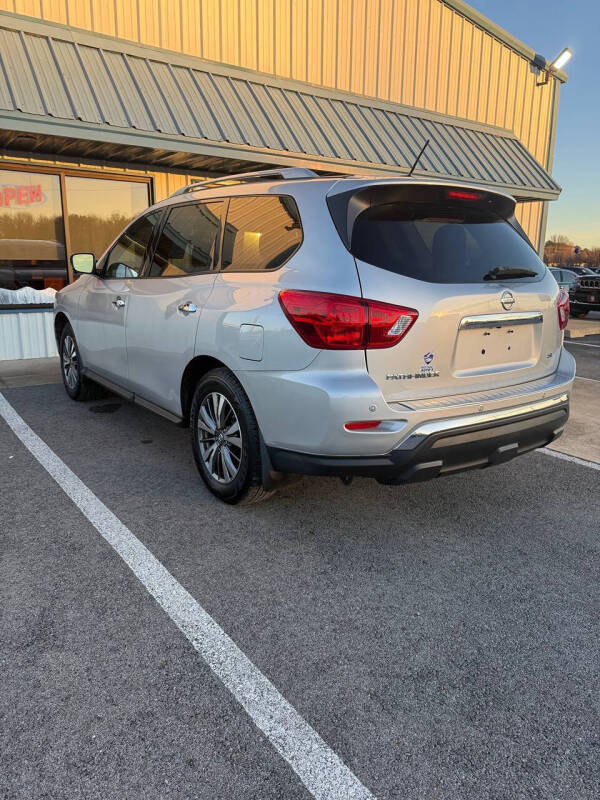 2018 Nissan Pathfinder SL