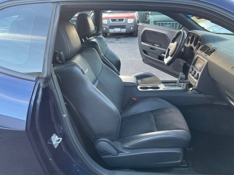 2014 Dodge Challenger SRT8