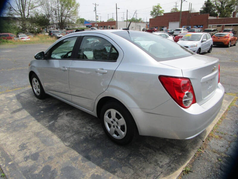 2013 Chevrolet Sonic LS Auto