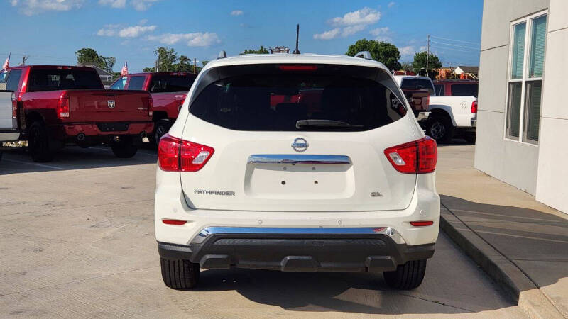 2018 Nissan Pathfinder SL