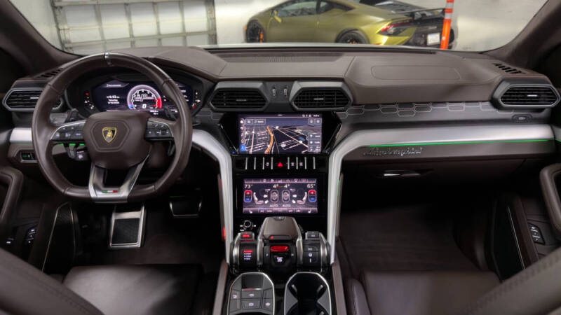 2020 Lamborghini Urus