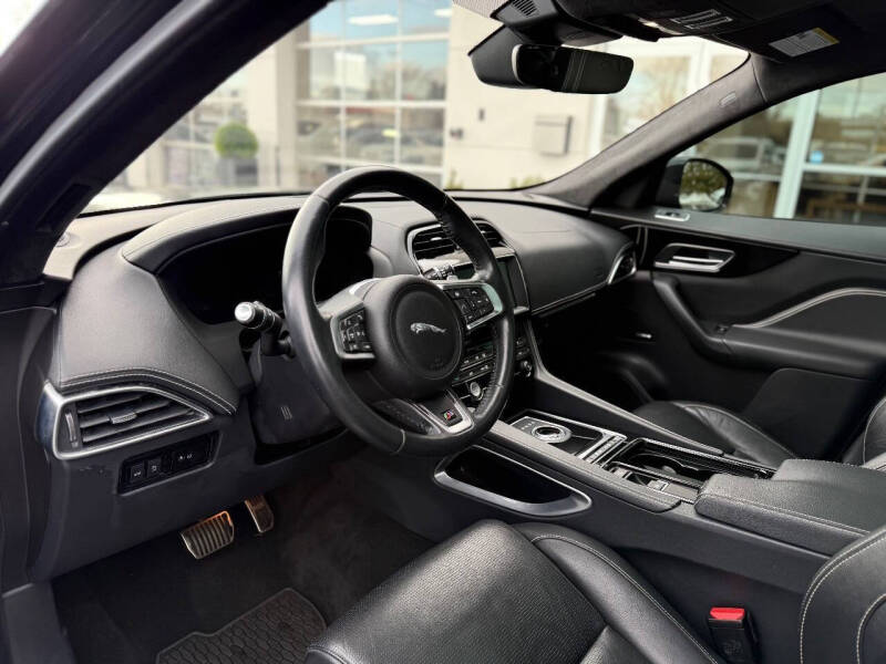 2019 Jaguar F-PACE S