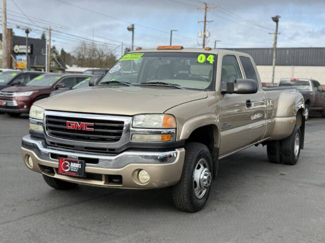 2004 GMC Sierra 3500's photo