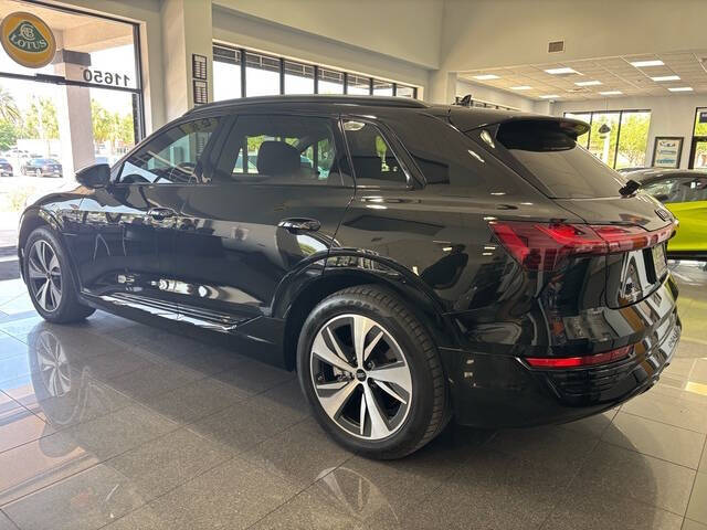 2024 Audi Q8 e-tron 3