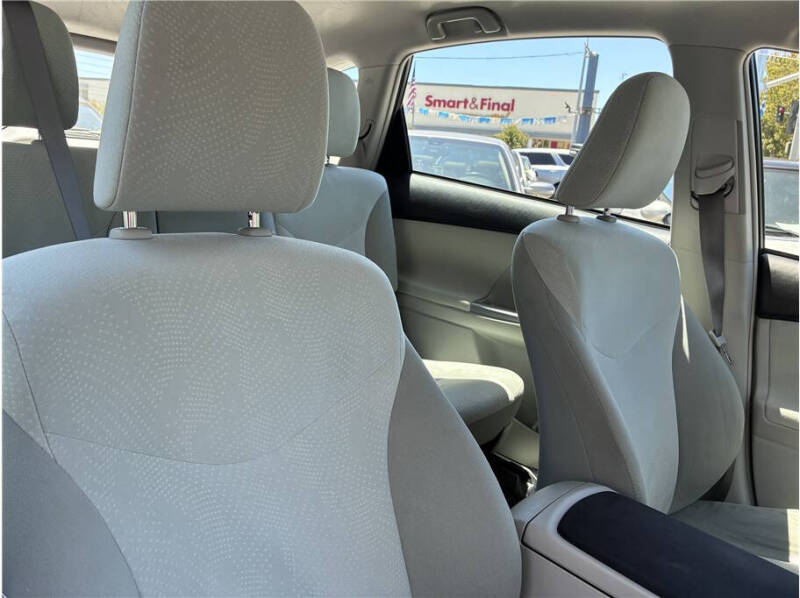 2012 Toyota Prius v Three