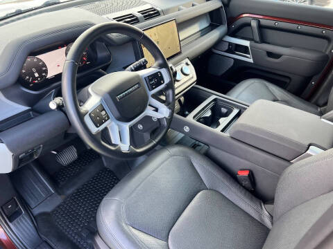 2023 Land Rover Defender 130 SE