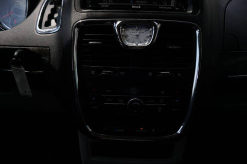 2016 Chrysler Town and Country Touring