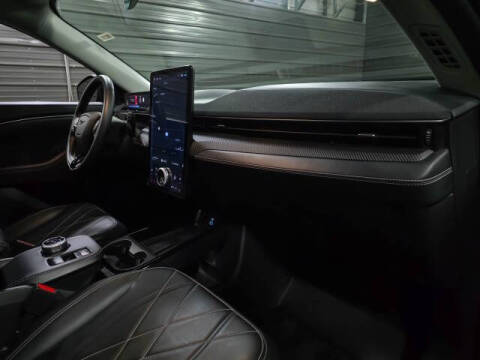 2024 Ford Mustang Mach-E Select