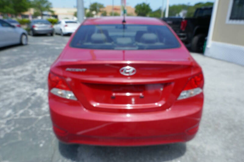 2012 Hyundai Accent GLS