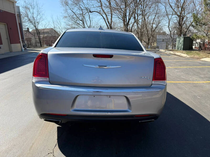 2017 Chrysler 300 C