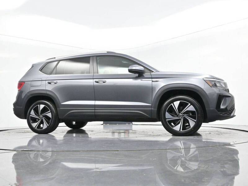 2024 Volkswagen Taos SE 4Motion