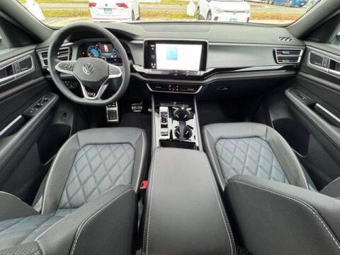 2026 Volkswagen Atlas Cross Sport SEL Premium R-Line 4Motion