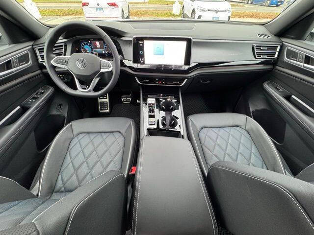 2026 Volkswagen Atlas Cross Sport SEL Premium R-Line 4Motion