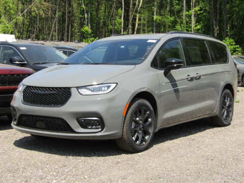 2023 Chrysler Pacifica for sale at Brunswick Auto Mart in Brunswick OH