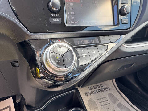 2016 Toyota Prius c Two