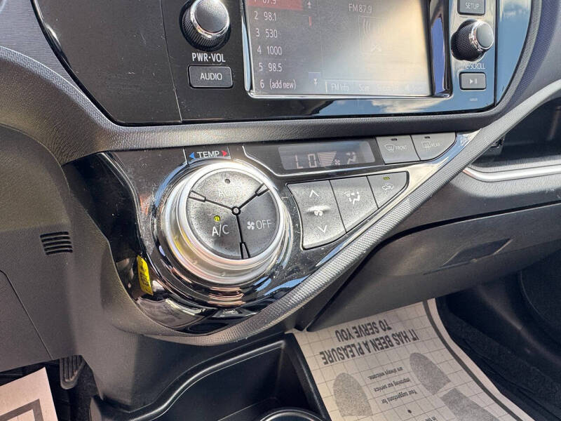 2016 Toyota Prius c Two