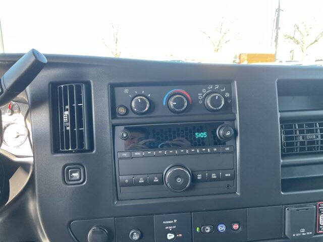 2025 Chevrolet Express 2500