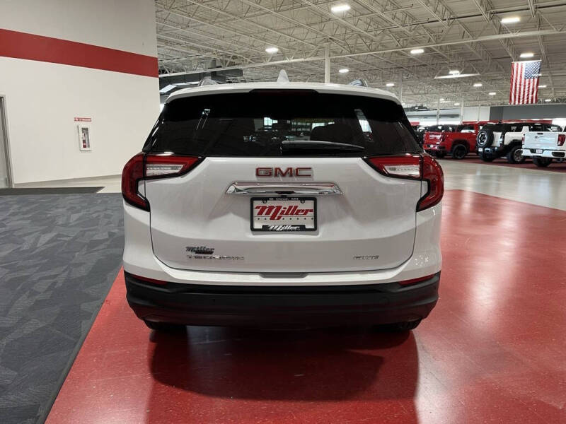 2023 GMC Terrain SLE