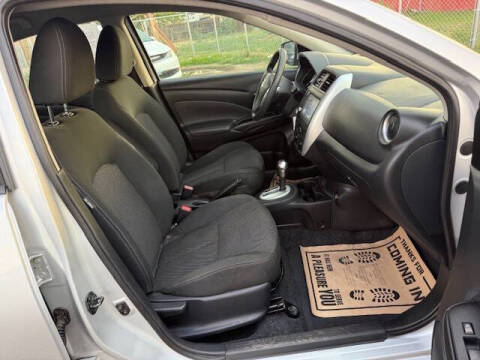 2019 Nissan Versa SV