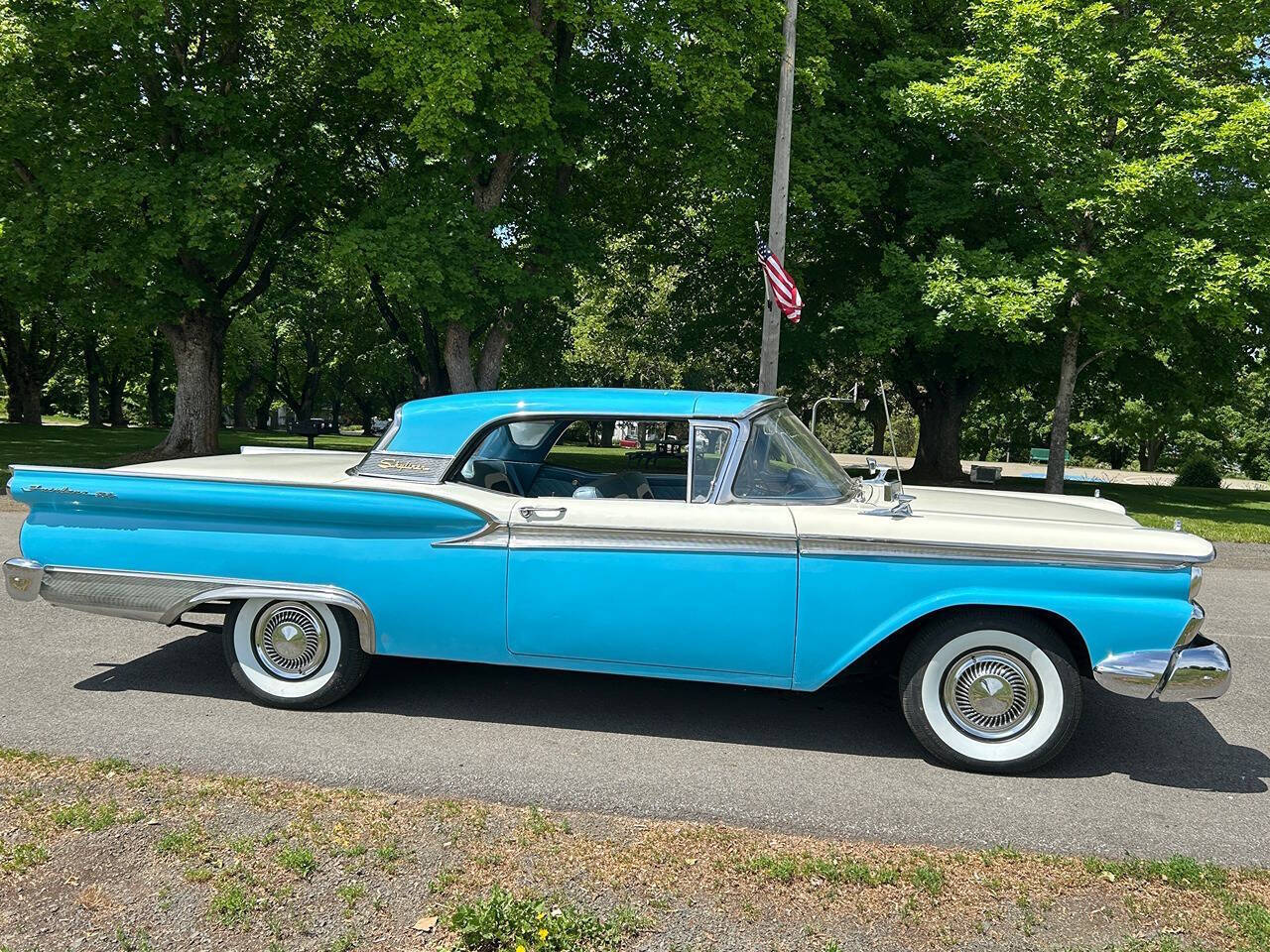 1959 Ford Skyliner 68