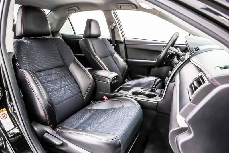 2015 Toyota Camry SE