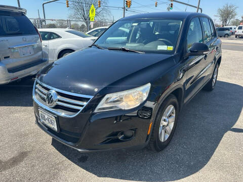 2010 Volkswagen Tiguan for sale at American Best Auto Sales in Uniondale NY